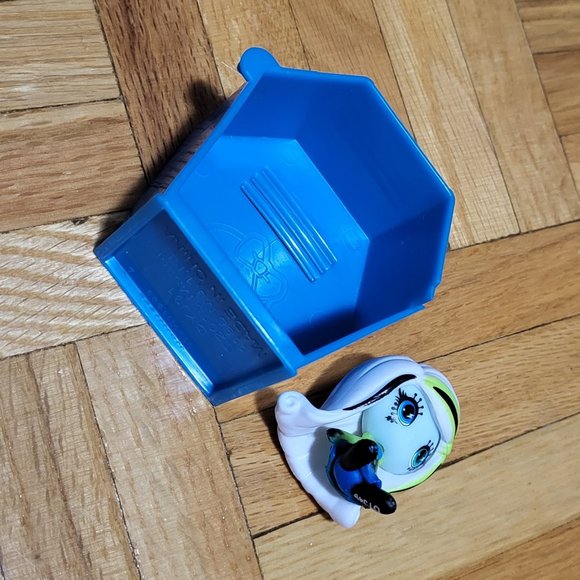 Monster High Minis Circus Frankie - Picture 9 of 10